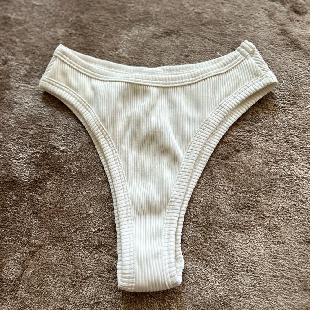 White ripple bottom size small - Picture 3 of 4